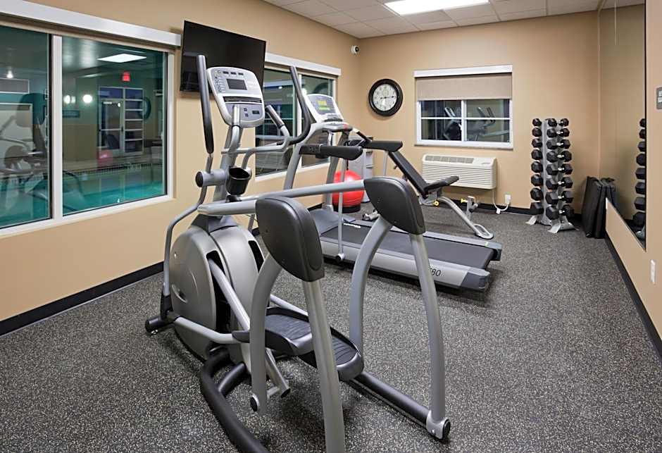 GrandStay Hotel & Suites Valley City