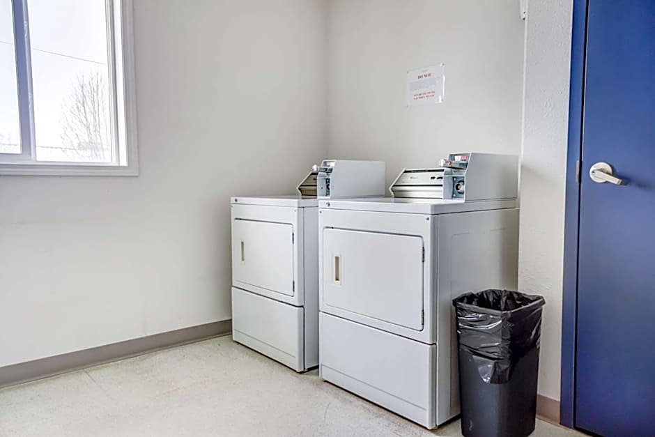 Motel 6-Red Deer, AB