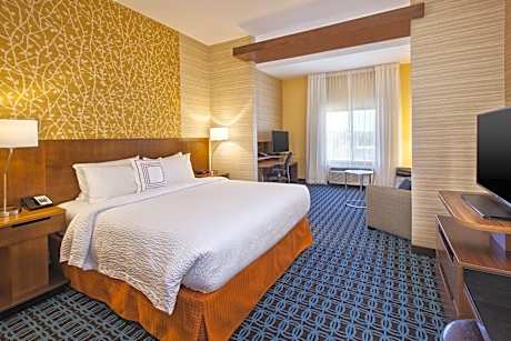 Large King Studio with Sofa Bed