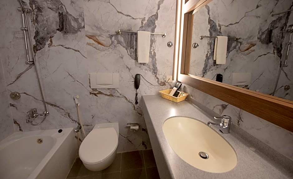 Ramee Guestline Hotel