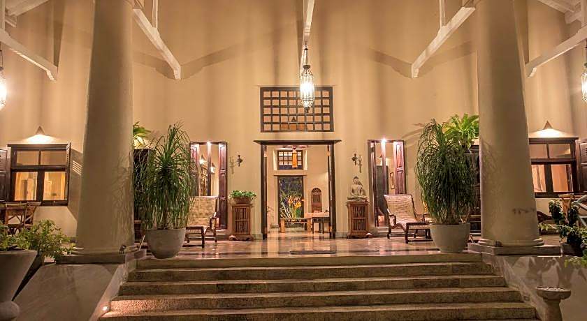 Villa Mayurana by Edwards Collection