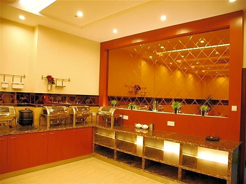 GreenTree Inn Chuzhou Dingyuan County People's Square General Hospital Business Hotel