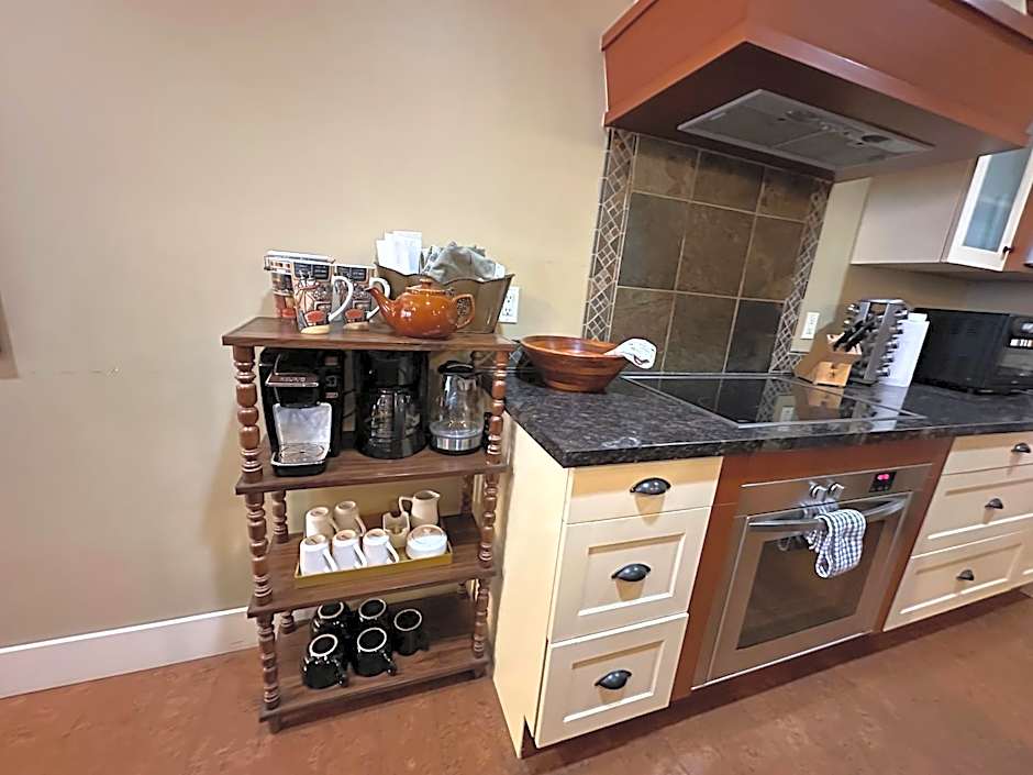 Solara Escape - 2BR Retreat with Pool - Hot Tub - Gym - Spa