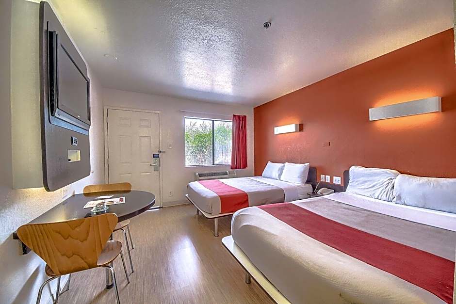 Motel 6 San Antonio, Tx Six Flags Fiesta TX - La Cantera Area