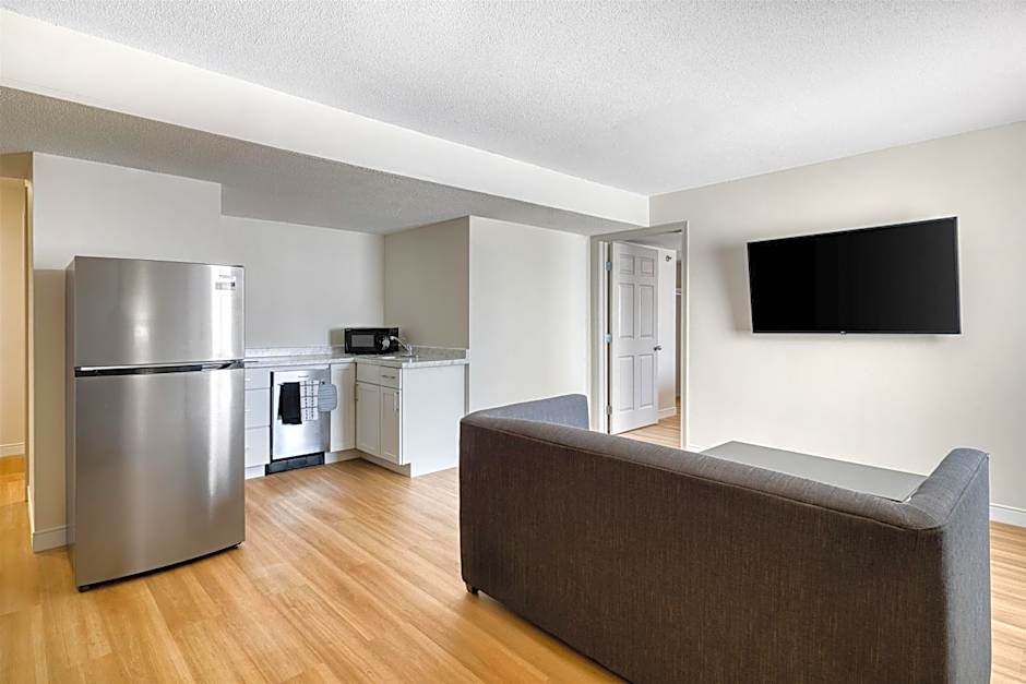 Baldwin Inn & Suites, SureStay Collection by Best Western