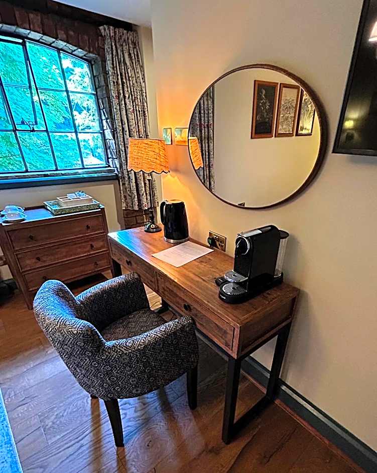 Egypt Mill Hotel and Restaurant