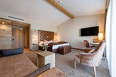 Deluxe Double Room with Terrace