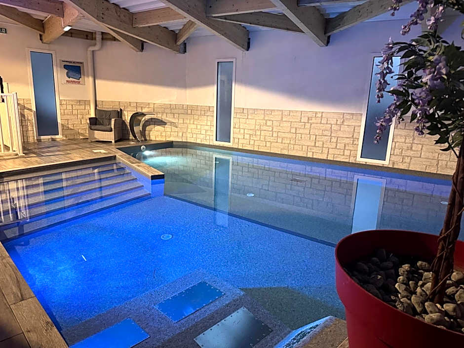 Hôtel Calme Des Pins & Spa