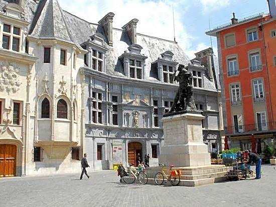 B&B HOTEL Grenoble Universite 2