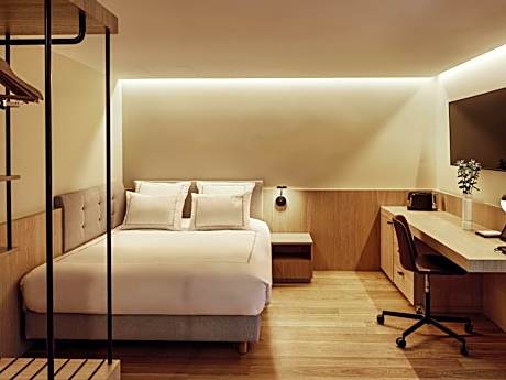 Classic Queen Room