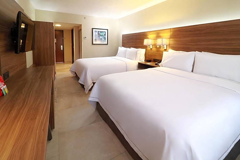 Holiday Inn Express & Suites Guadalajara Aeropuerto By IHG
