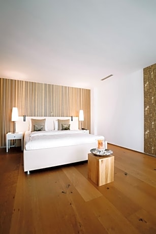 Hotel AVA