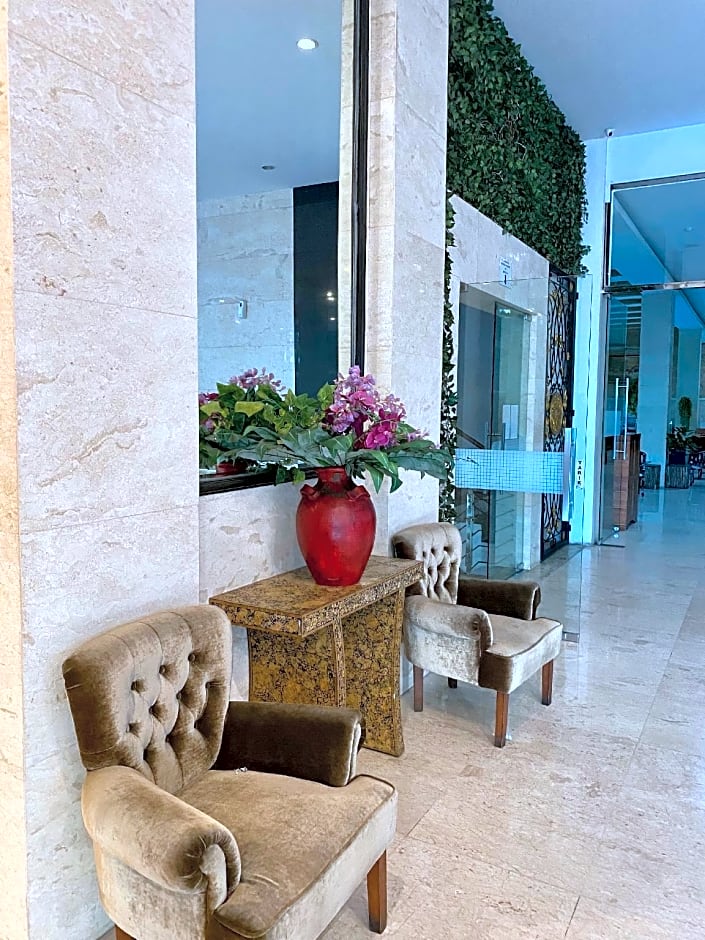 Marilyn Hotel Serpong