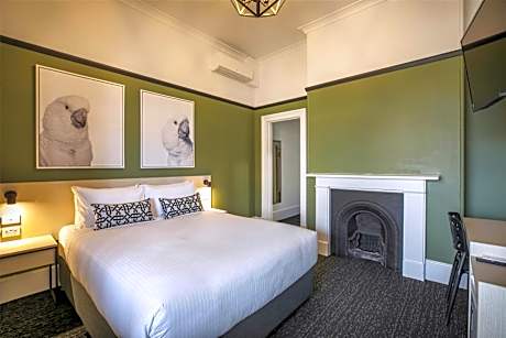 Nightcap at Exeter Hotel