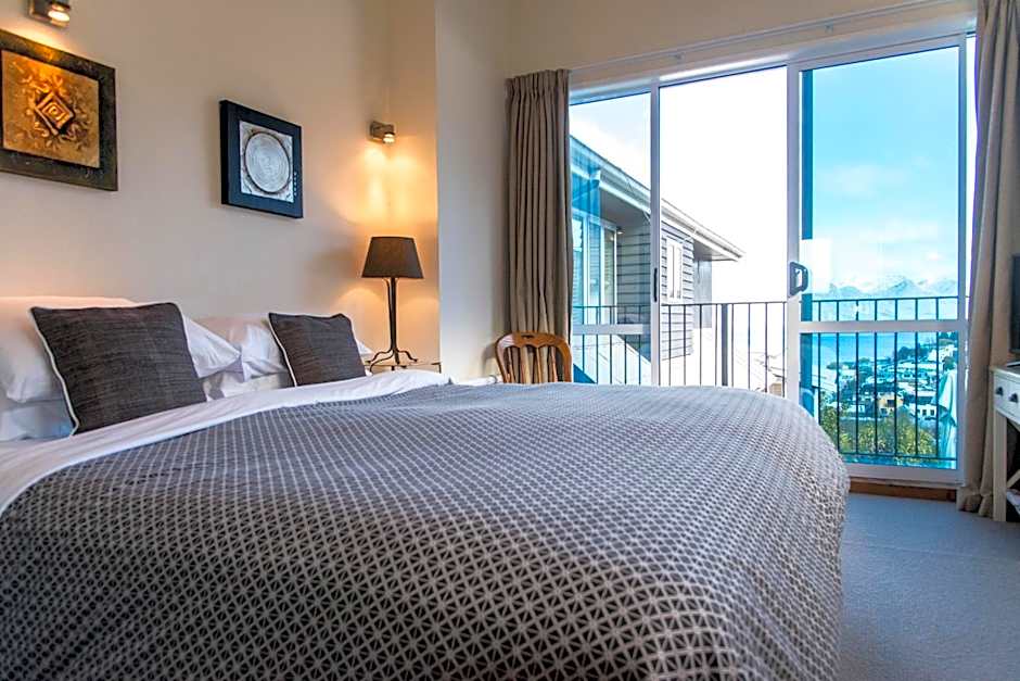 Queenstown House Boutique Bed & Breakfast and Apartments