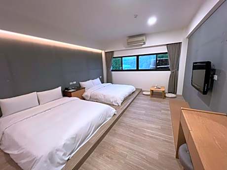 Japanese-Style Quadruple Room