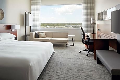 King Room with Airport View