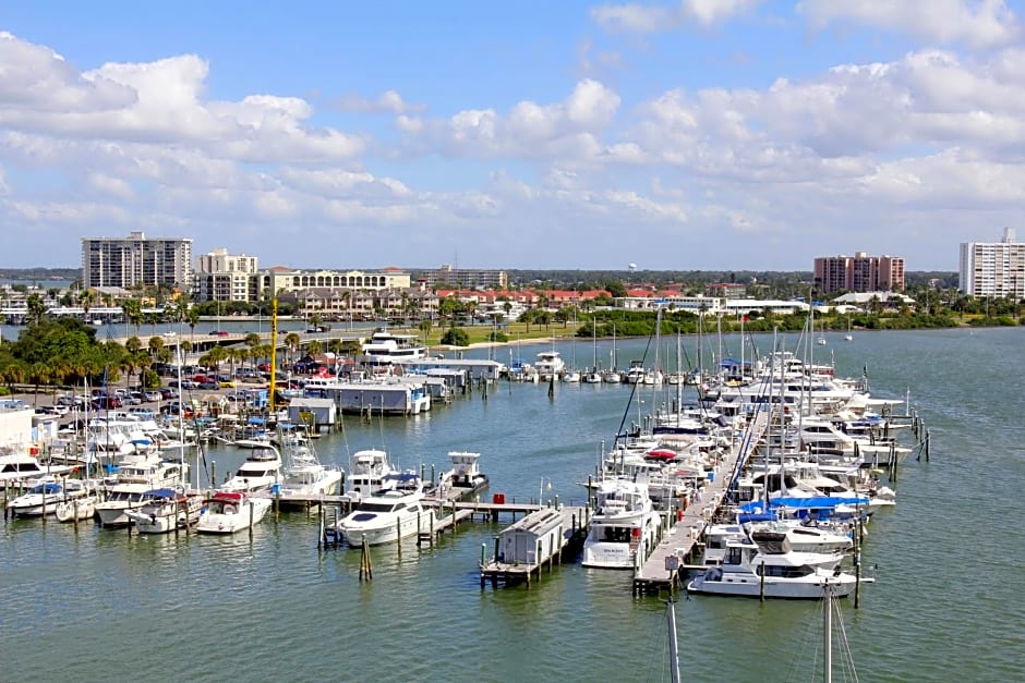 Pier House 60 Clearwater Beach Marina Hotel