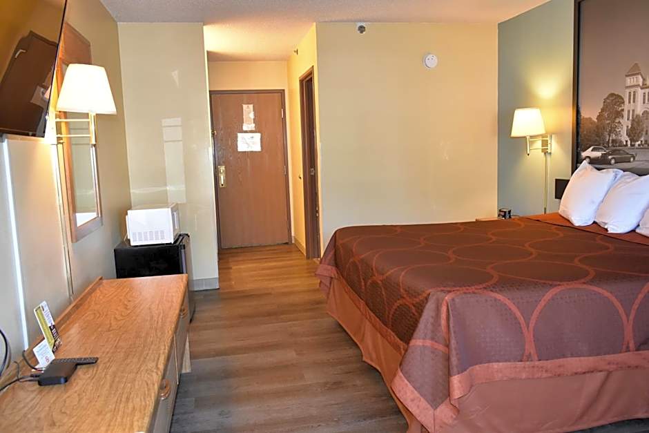 Super 8 by Wyndham Carthage