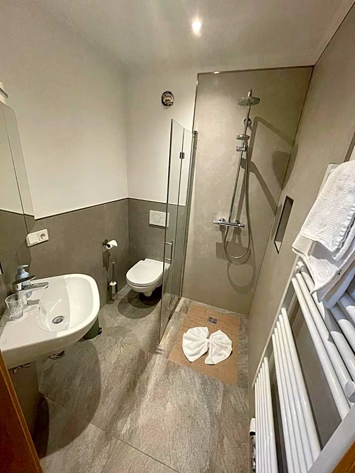 Photo 1 of 1 of Small Single Room