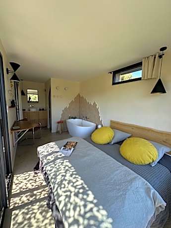L'ANNESQUE-Gîte-Panoramique-Bain à jet-Vue sur Jardin