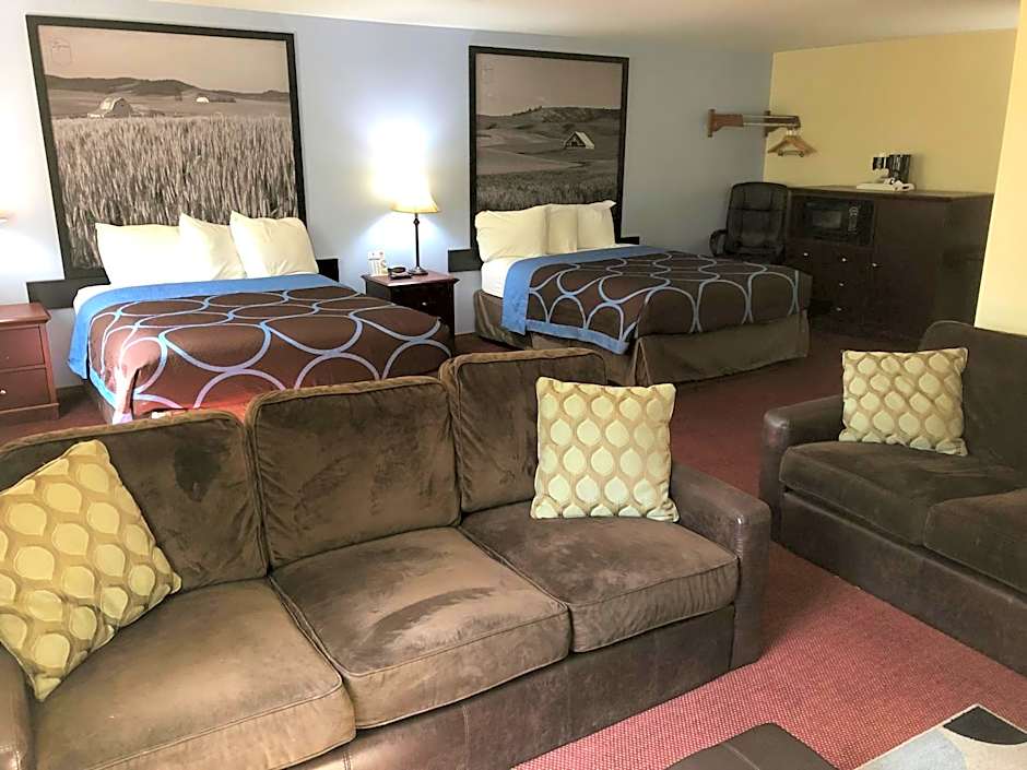 Super 8 by Wyndham Lewiston