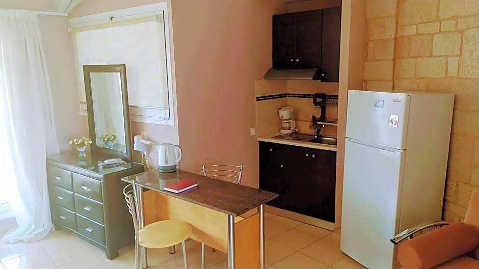 Girogiali beach hotel - Adults only