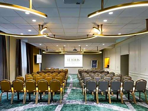 Le Louis Versailles Château Hotel-MGallery