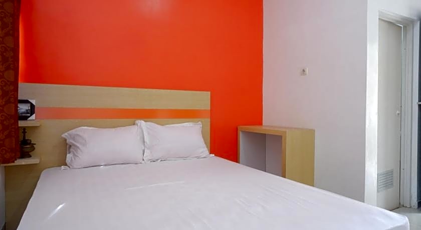 RedDoorz Syariah near Alun Alun Kota Rembang