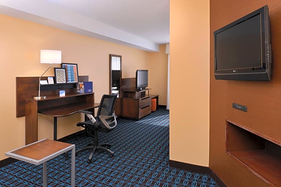 Fairfield Inn and Suites by Marriott Dayton Troy