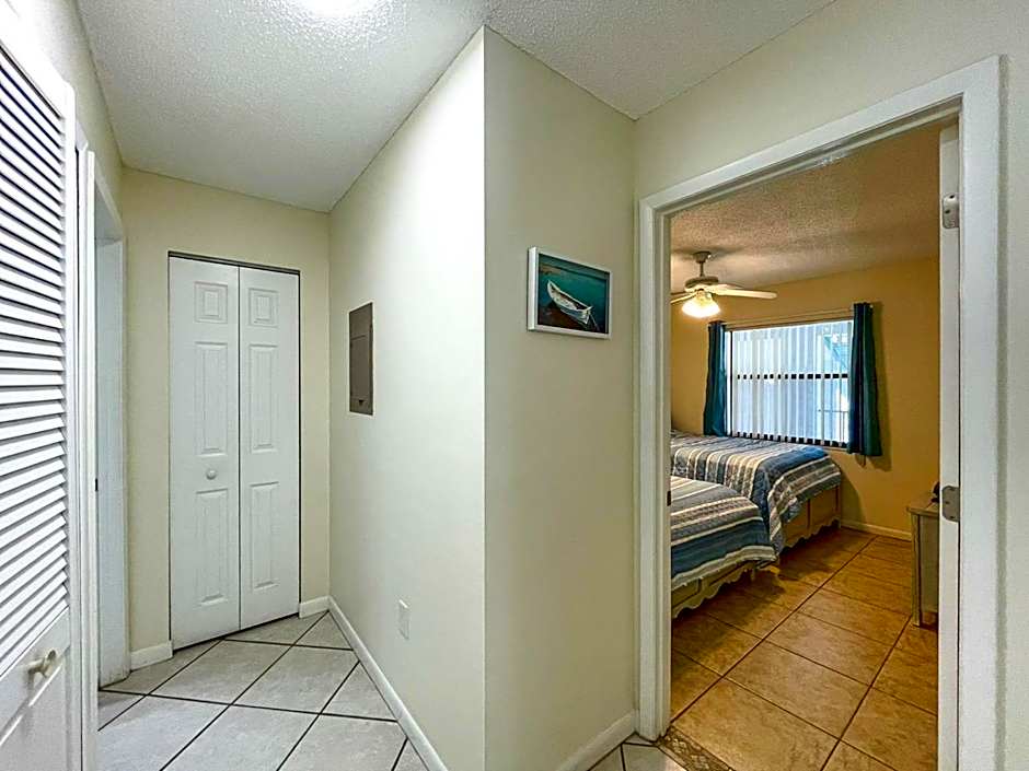 Spacious Shorewalk 2B-2B Condo near Anna Maria Island, Beaches & IMG Academy