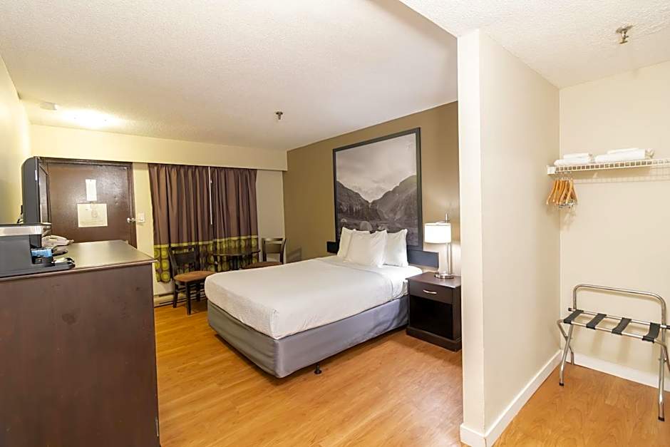 Super 8 by Wyndham Prince George