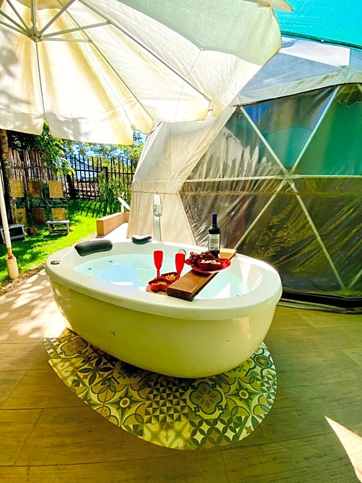 Aconchego no Domo BANHEIRA com AQUECIMENTO 7,5km centro Águas de Lindoia com COM CAFÉ, internet Starlink