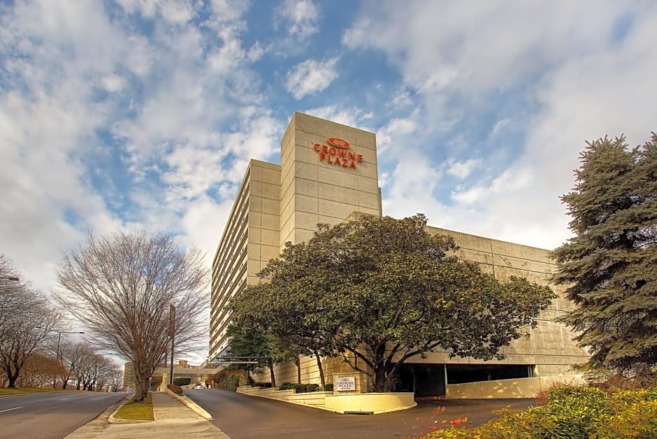 Crowne Plaza Knoxville Downtown University by IHG