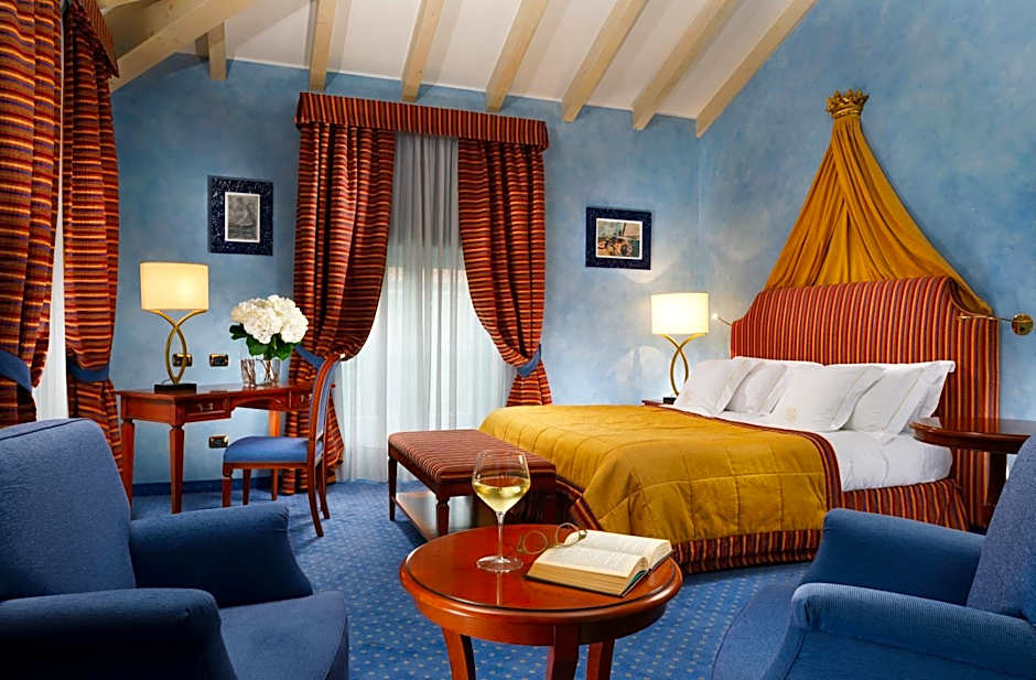 Photo 1 of 11 of Junior Suite