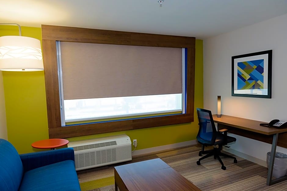 Holiday Inn Express & Suites McKinney - Frisco East By IHG