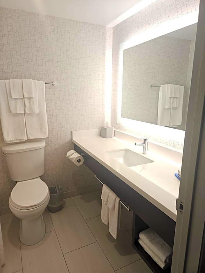 Holiday Inn Express Hotels & Suites Burlington By IHG