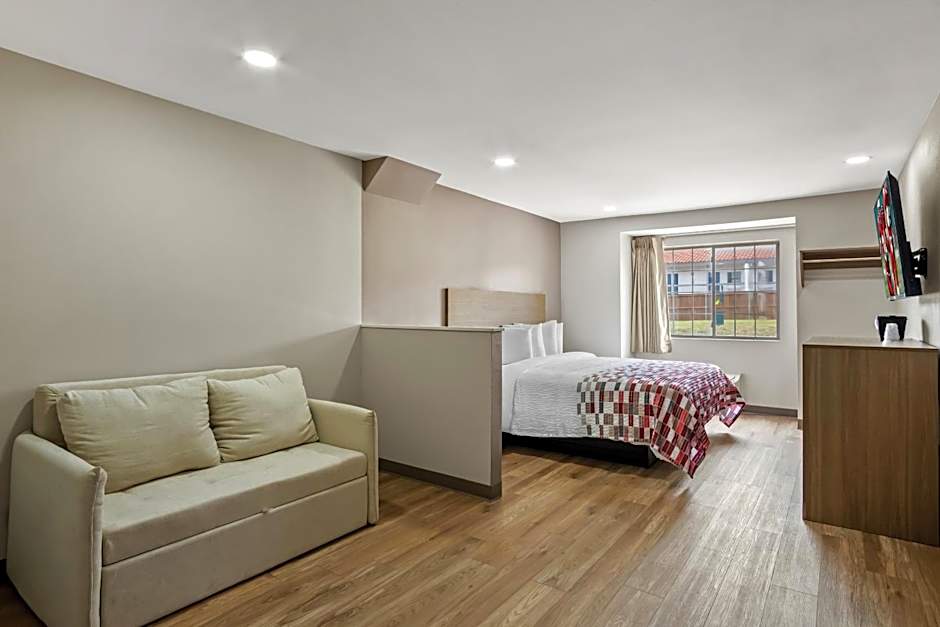 Photo 1 of 5 of 1 King Bed Suite