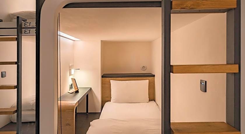 Taiwan Youth Hostel & Capsule Hotel