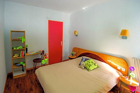 Family Room (1 Adult + 1 Child)