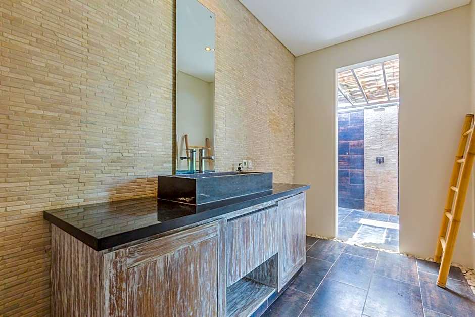Beautiful Huge 4 bedrooms Villa in Canggu