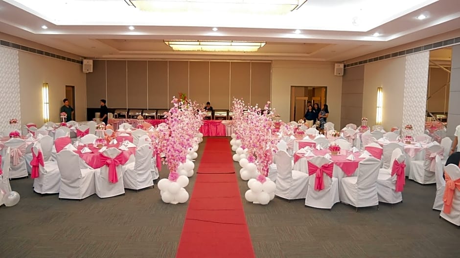 Circle Inn - Hotel & Suites