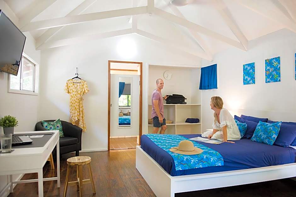 Airlie Beach Magnums - Adults Only