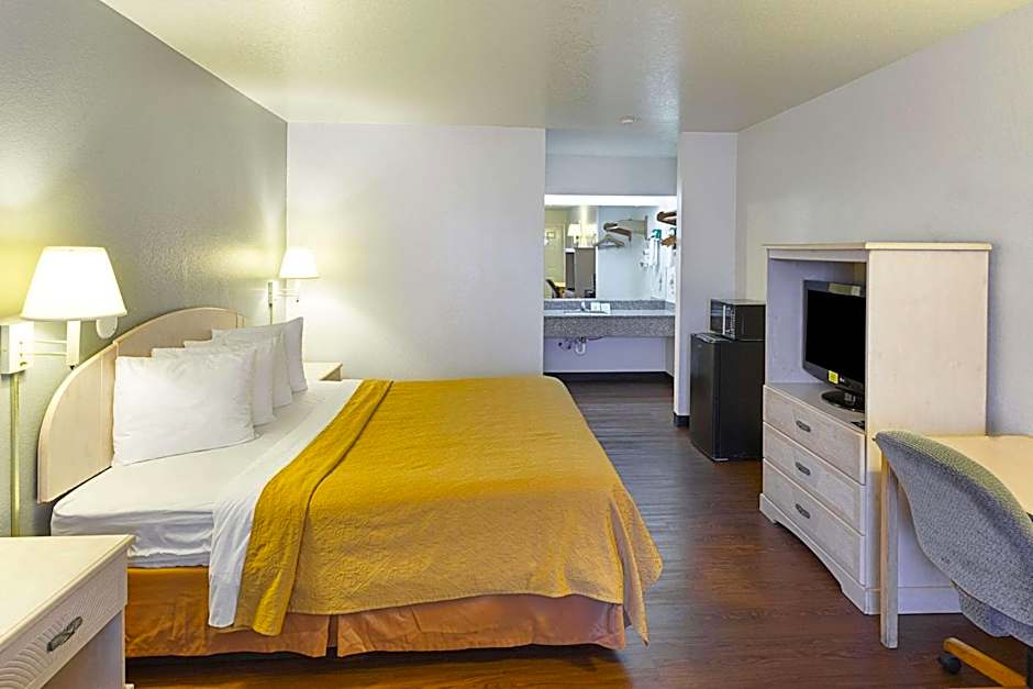Econo Lodge San Antonio South