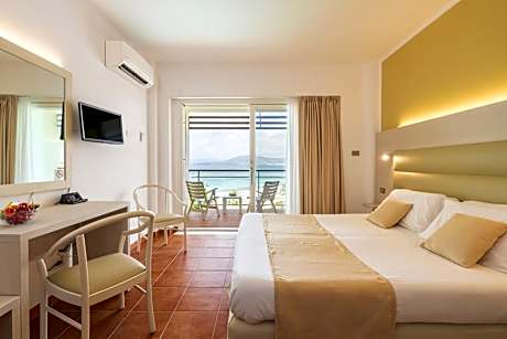 Triple Room with Sea or Pool View