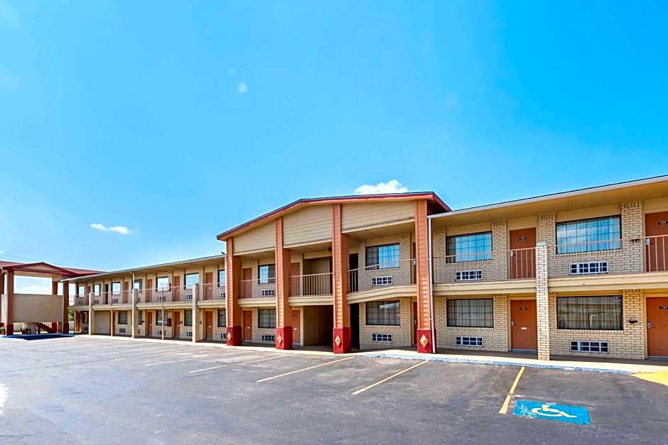 Super 8 by Wyndham Waco/Mall area TX