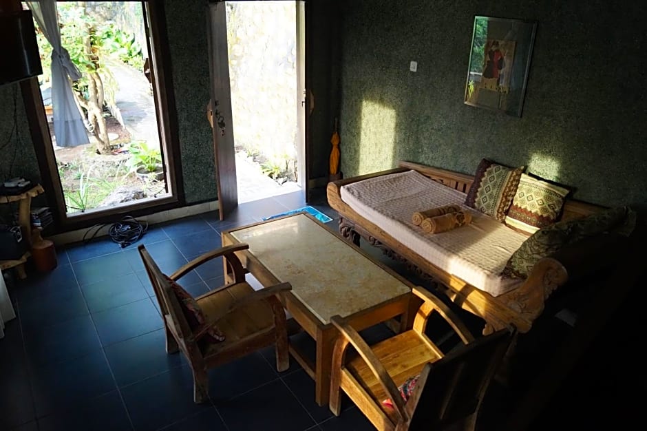 Sasak Lebung Home – Senggigi Beach, ID