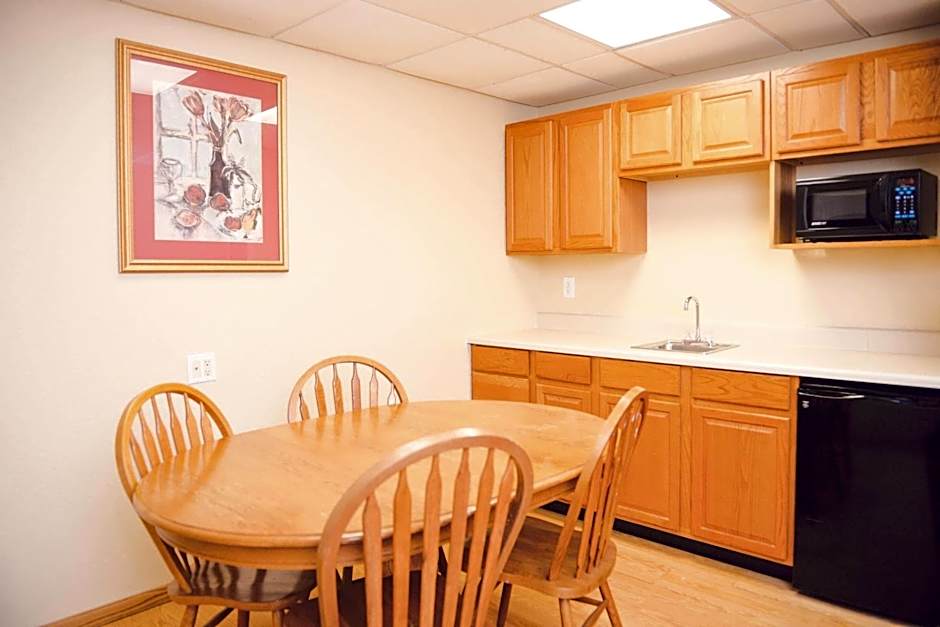 Quality Inn & Suites Ames Conference Center Near ISU Campus