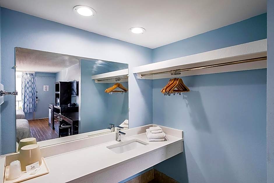 OYO Hotel Cleveland, TN