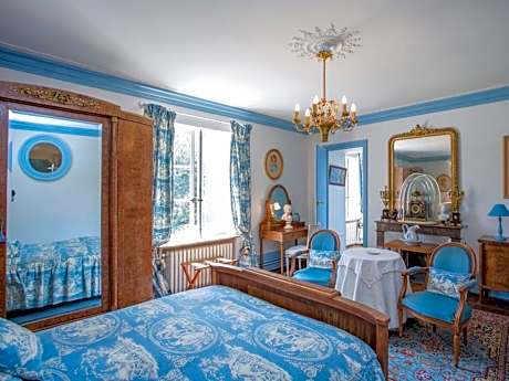 Suite with Garden View